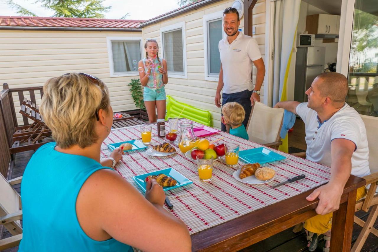 Mobile Homes Solaris Vacanceselect Šibenik Eksteriør bilde